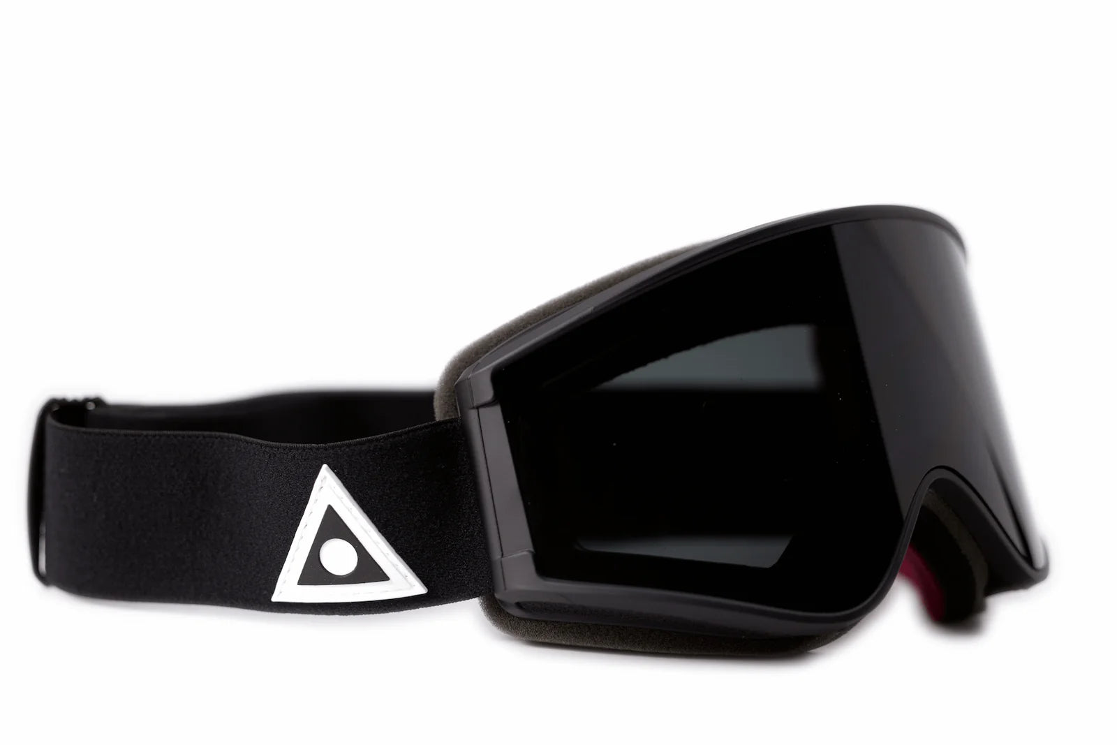 ASHBURY_A12_BLACK-TRIANGLE_2